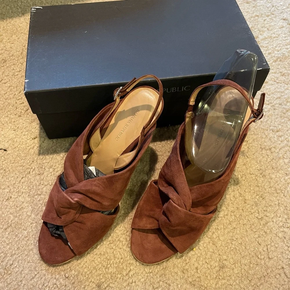 Banana republic suede heel